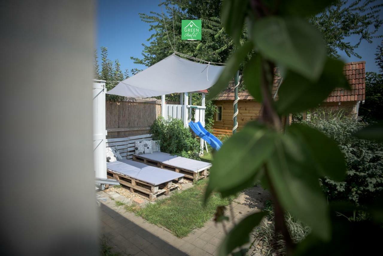 Green Chalet Hotell Veresegyház Exteriör bild